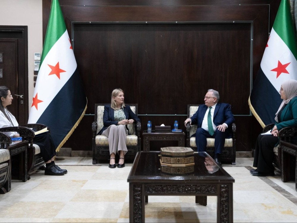 وزير المالية يبحث مع سفيرة النرويج سبل دعم مبادرة سوريا بلا مخيمات