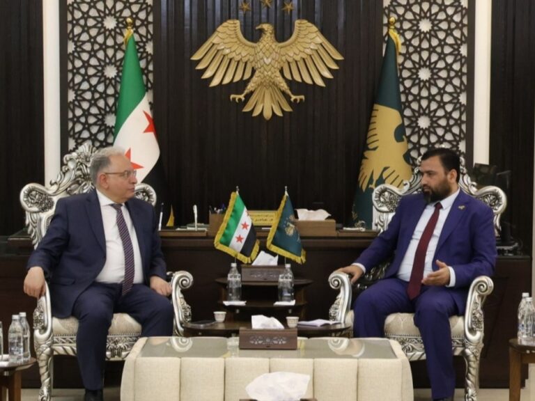 رئيس الرقابة والتفتيش يبحث مع وزير المالية سبل تعزيز التعاون في العمل الرقابي