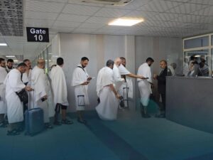 انطلاق أولى دفعات حجاج بيت الله من مطار دمشق إلى الأراضي المقدسة