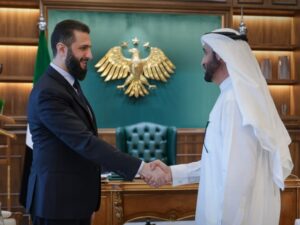 الرئيس الشرع يبحث مع رجل الأعمال الإماراتي محمد الشيباني فرص التطوير والإعمار