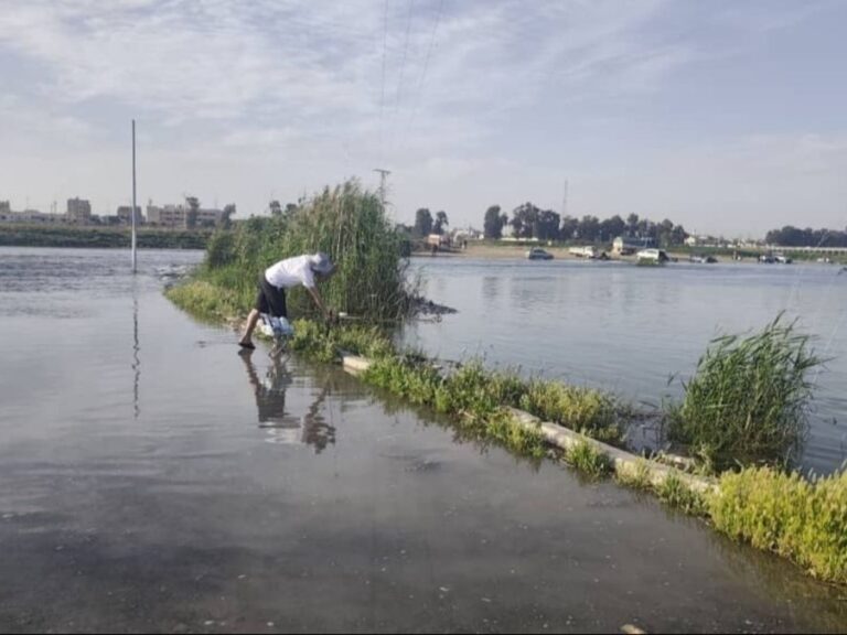 الدفاع المدني يواصل عمليات البحث عن شاب غرق في نهر الفرات