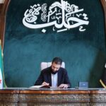الرئيس الشرع يدوّن رسالة في سجل الزوار بمدينة حلب