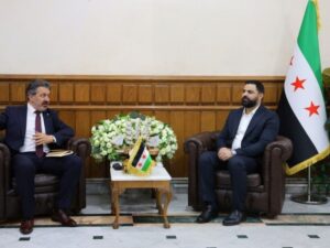 محافظ طرطوس يبحث تعزيز التعاون مع الصليب الأحمر