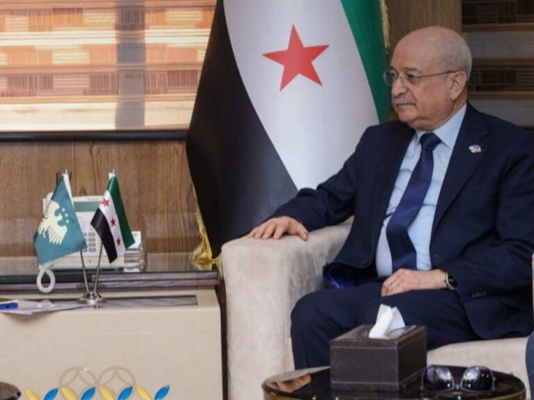 وزير النقل يبحث مع البنك الدولي تطوير وتأهيل السكك الحديدية