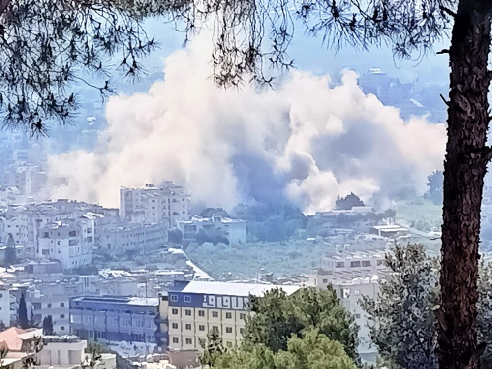 لبنان.. مقتل شخصين وجرح خمسة جراء غارة إسرائيلية على بلدة عبا