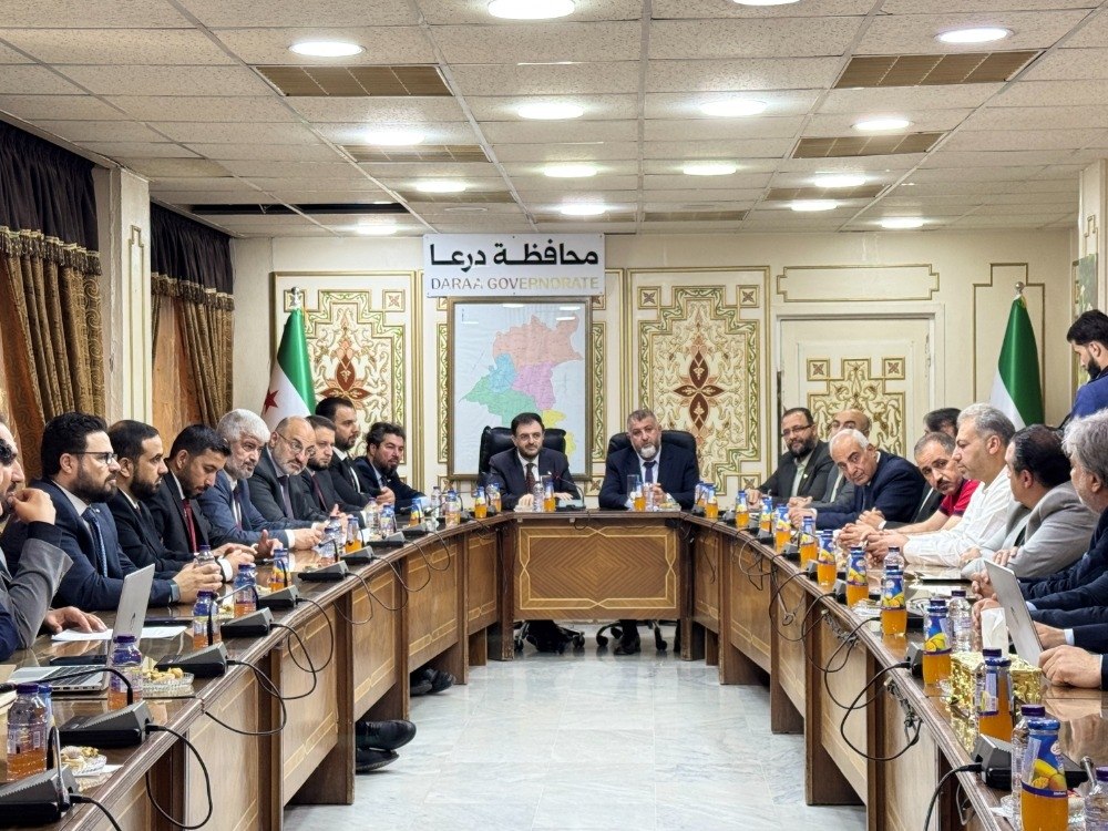 وزير الاتصالات يبحث مع محافظ درعا تطوير البنية التحتية وتحسين خدمات الشبكات
