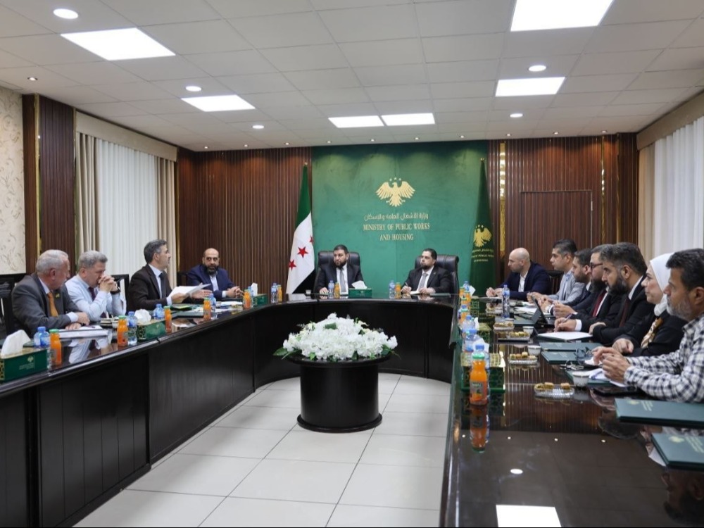 وزير الأشغال العامة والإسكان يبحث مع محافظ حمص واقع القطاع السكني