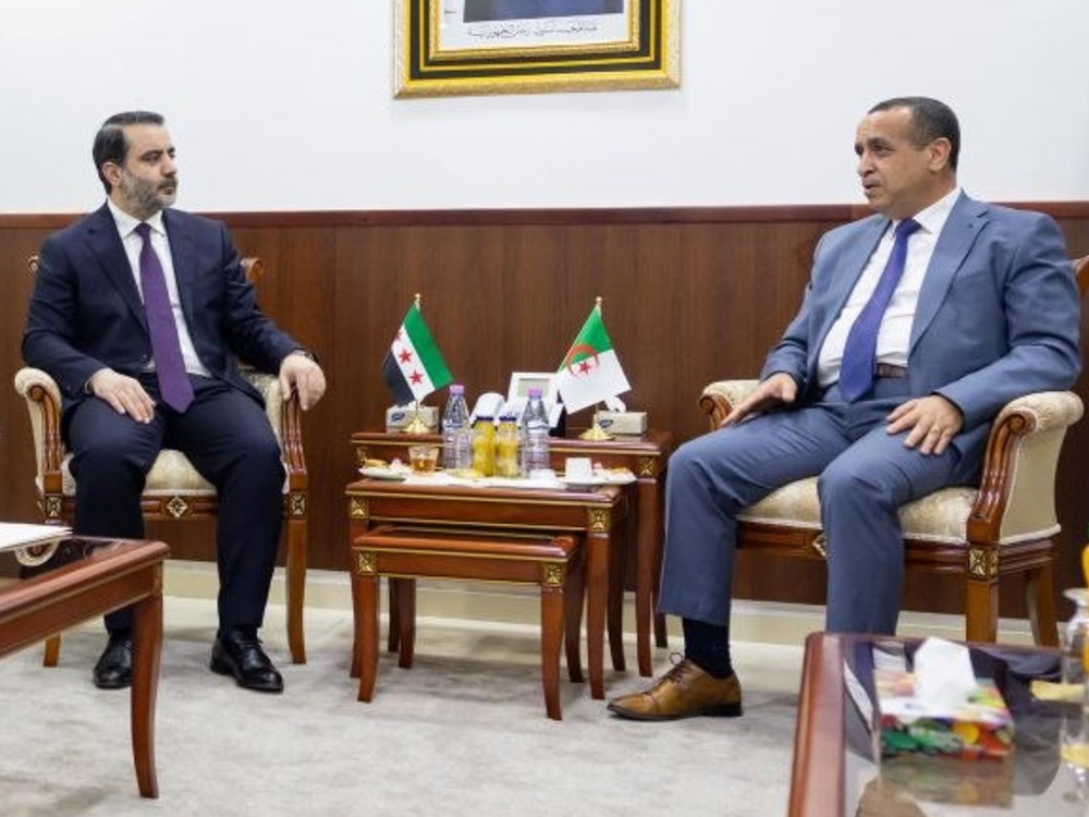 وزير الخارجية يبحث مع وزير الطاقة الجزائري سبل التعاون في مجالات الطاقة