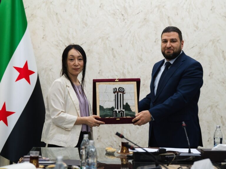 محافظ حمص يبحث مع وفد ياباني آفاق التعاون في القطاعات الصحية والخدمية
