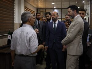 بعد توقفه لأعوام.. مصرف سوريا المركزي يفتتح فرع الرقة