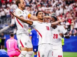 إنكلترا تتصدر مجموعتها بالفوز على كرواتيا (4-2)