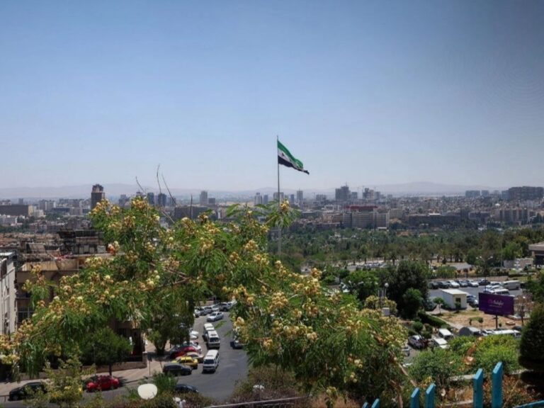 أجواء صيفية حارة تستمر حتى الأربعاء وسديمية في المناطق الشرقية