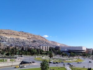 انخفاض درجات الحرارة في معظم المناطق وأعلى من معدلاتها في المناطق الشرقية