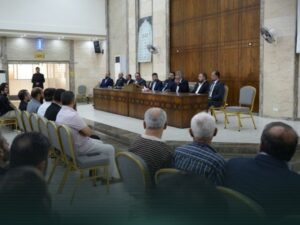 بعد كشف مقبرة صيدنايا.. هيئة المفقودين ومحافظ ريف دمشق باجتماع مع أهالي الشهداء