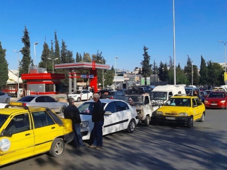 السورية للبترول: الازدحام على المحروقات ارتبط بالتفاعل مع الإشاعات المتداولة