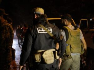 حمص.. الأمن الداخلي يشتبك مع خلية سطو مسلح في حي الوعر