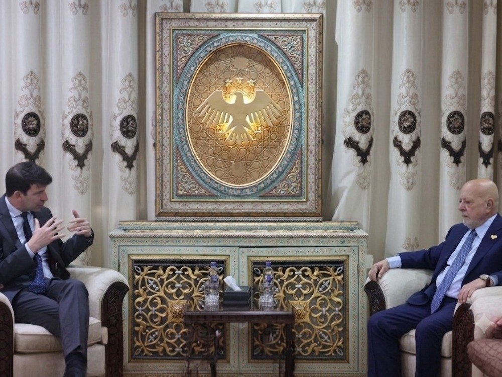 وزير الاقتصاد والصناعة يبحث مع وفد نمساوي تعزيز التعاون الاقتصادي والاستثماري