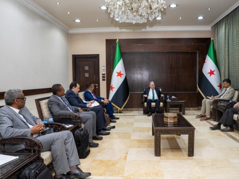 وزير المالية يبحث مع البنك الإسلامي للتنمية آفاق دعم المشاريع التنموية في سوريا