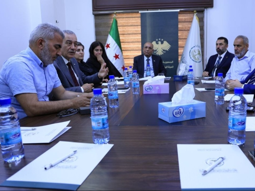 هيئة العدالة الانتقالية تبحث مع أعضاء مجلس الشعب المنتخبين مسار العدالة الانتقالية