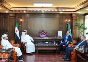 المنافذ والجمارك تبحث مع وفد إماراتي تعزيز التعاون في مجالات النقل البحري