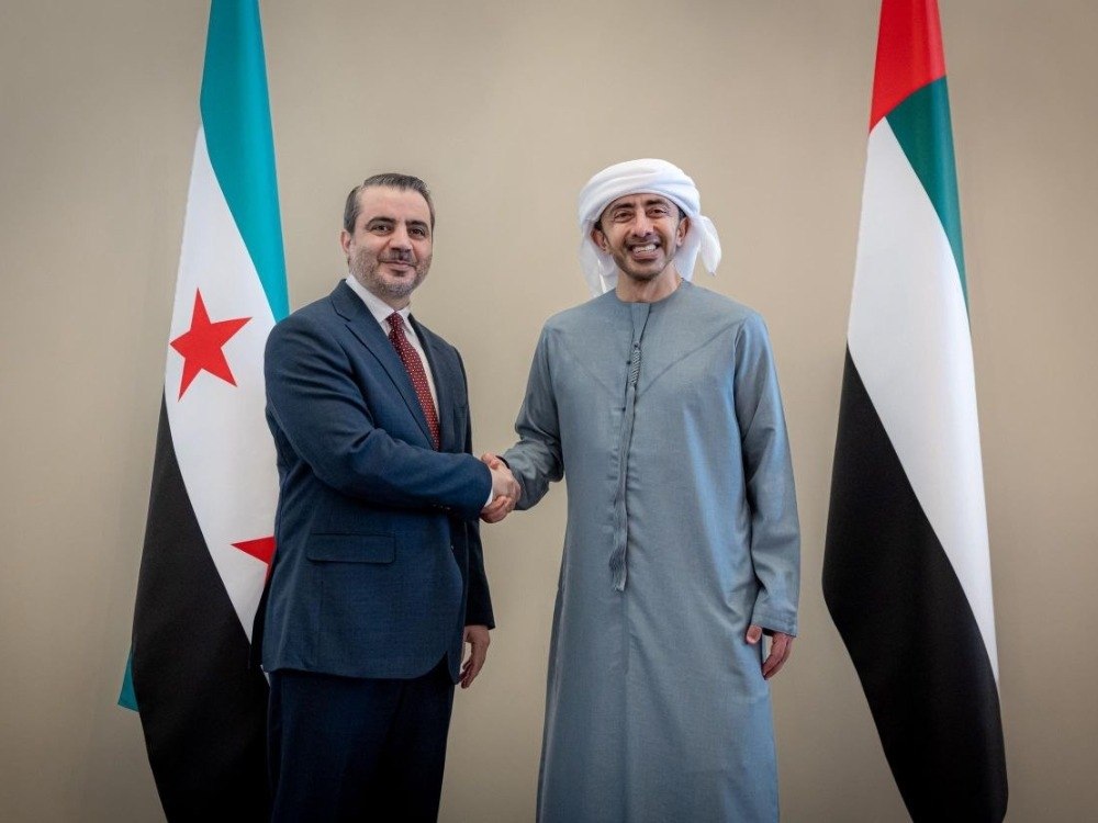وزير الخارجية يبحث مع نظيره الإماراتي في أبوظبي استكمال الجهود الدبلوماسية المشتركة