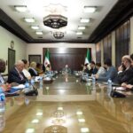 وزير المالية يبحث مع فريق من المنظمات الدولية تعزيز الدعم المالي للقطاع الصحي