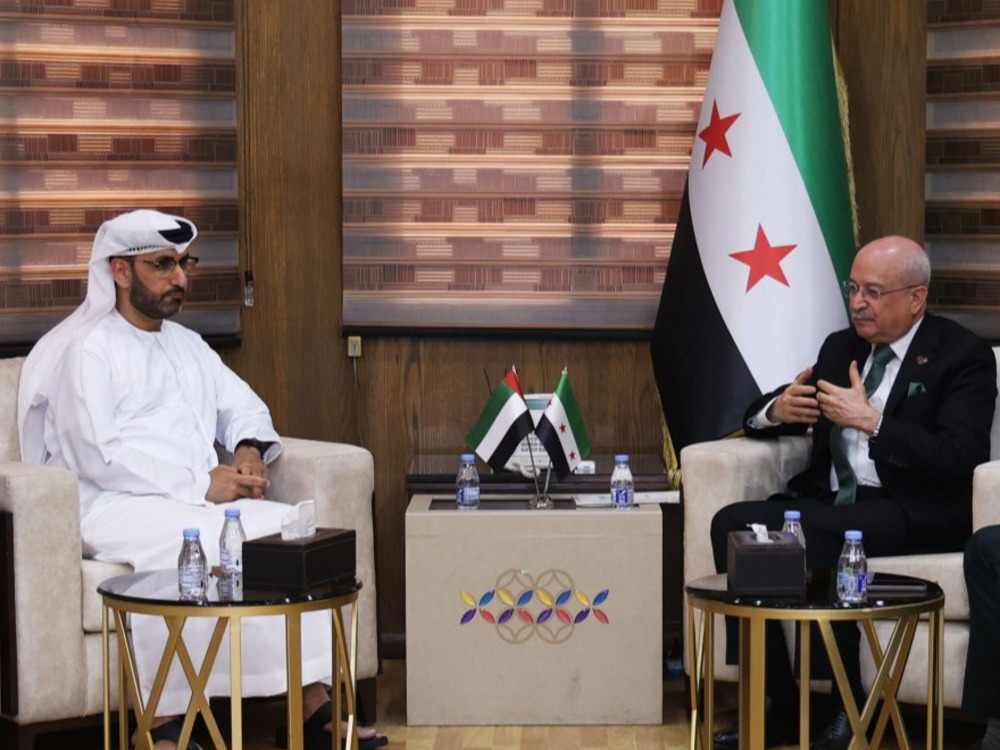 وزير النقل يبحث مع السفير الإماراتي تعزيز التعاون ودعم مجالات الطرق والسكك الحديدية