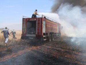 الدفاع المدني يستجيب لـ 15 حريقاً في حماة