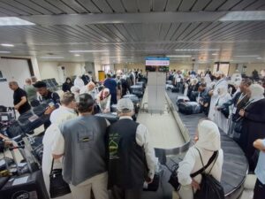 وصول أولى رحلات الحجاج العائدين إلى مطار دمشق الدولي