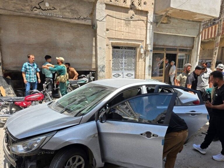 جرحى بانفجار قنبلة داخل سيارة في مدينة الباب في ريف حلب