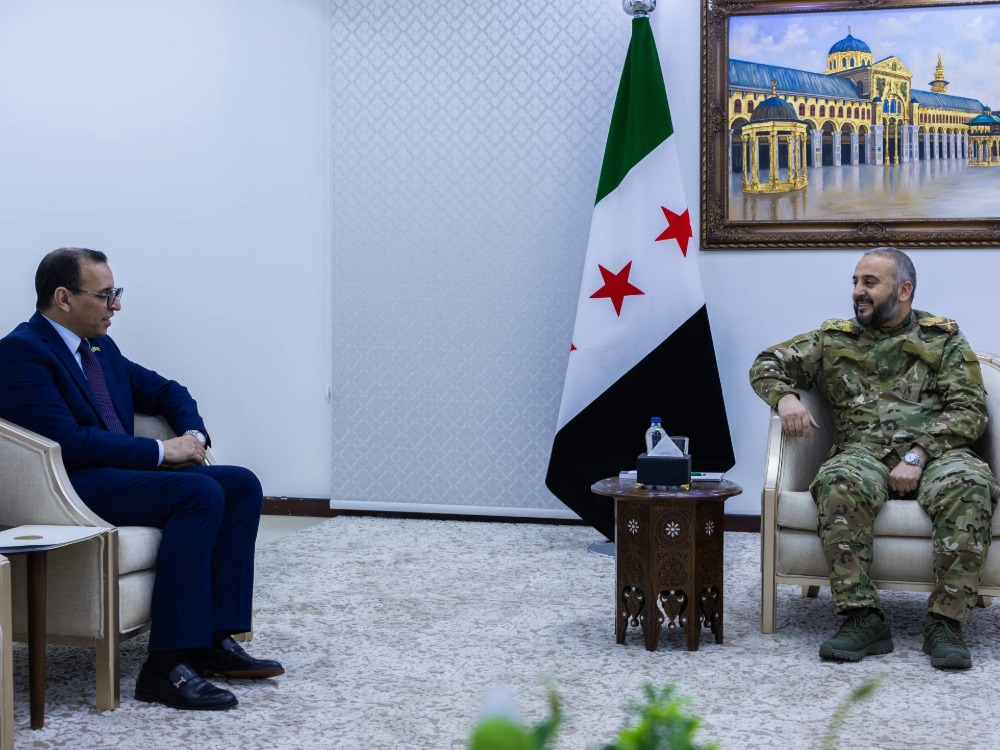وزير الدفاع يبحث مع سفير الجمهورية الموريتانية سبل تعزيز العلاقات بين البلدين