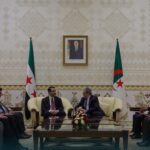 وزير الخارجية ورئيس الاستخبارات يصلان الجزائر لإجراء مباحثات موسعة