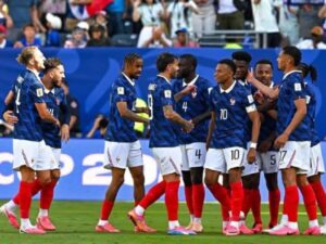 فرنسا تتجاوز باراجواي بهدف مبابي وتضرب موعداً مع المغرب في ربع نهائي المونديال