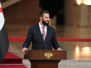 الرئيس الشرع يثني على مواصلة ماكرون زيارته ويؤكد: تعكس اهتماماً متزايداً بالعلاقات