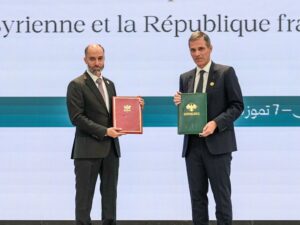 توقيع اتفاقية شراكة سورية - فرنسية لتطوير الموانئ والمنافذ والسكك الحديدية