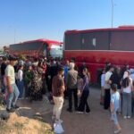 قادمة من الحسكة.. وصول الدفعة الأخيرة من النازحين العائدين إلى مدينة عفرين