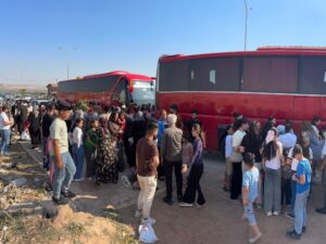 قادمة من الحسكة.. وصول الدفعة الأخيرة من النازحين العائدين إلى مدينة عفرين