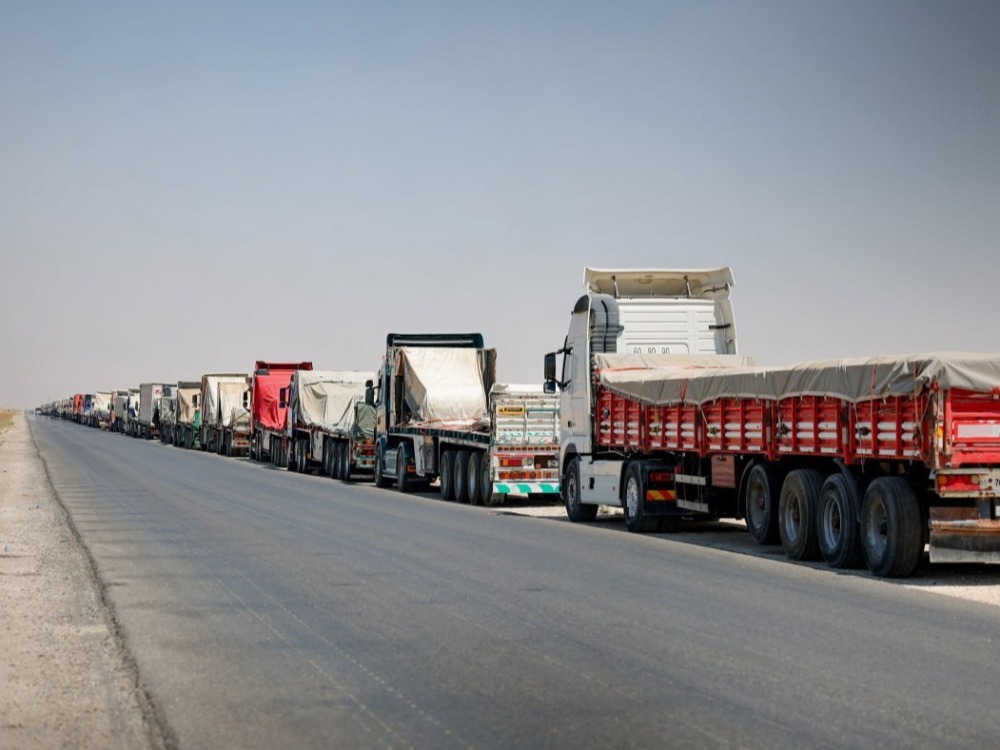 استمرار استقبال قوافل الترانزيت التركية في منفذ تل أبيض باتجاه العراق
