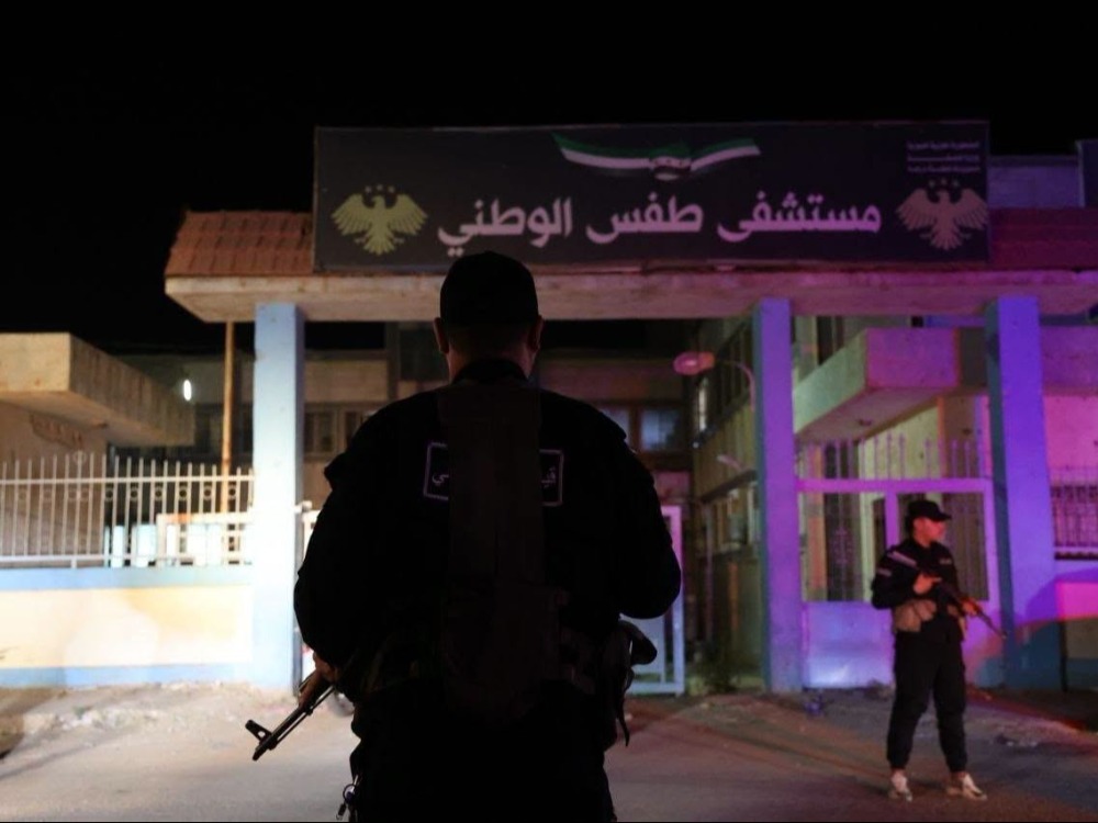 درعا.. مقتل شخصين وإصابة 4 آخرين بانفجار قنبلة يدوية في طفس
