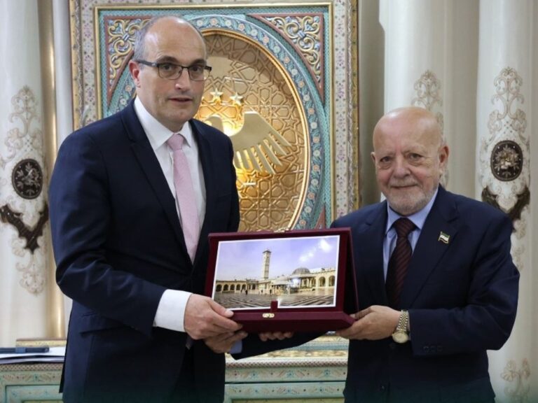 وزير الاقتصاد يبحث مع مسؤول تشيكي تعزيز الشراكات الاستثمارية بين البلدين