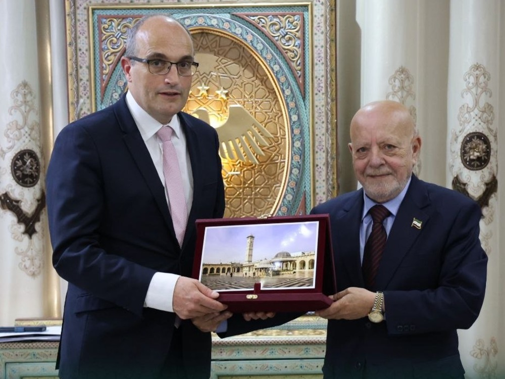 وزير الاقتصاد يبحث مع مسؤول تشيكي تعزيز الشراكات الاستثمارية بين البلدين
