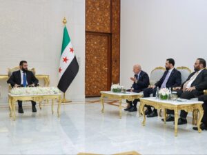 الرئيس الشرع يستقبل وزير الاقتصاد اللبناني والوفد المرافق له في قصر الشعب