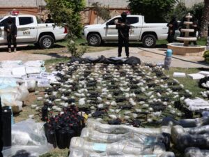 مخبأة داخل صهريج نفط.. الداخلية تكشف تفاصيل عملية إحباط شحنة أسلحة قادمة من العراق