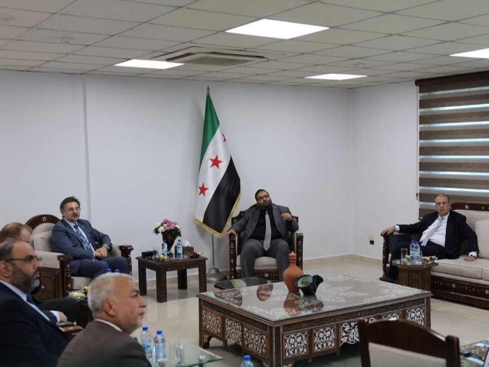 نائب وزير الاقتصاد يبحث مع شركة عالمية إنشاء معمل لإنتاج المضخات في سوريا