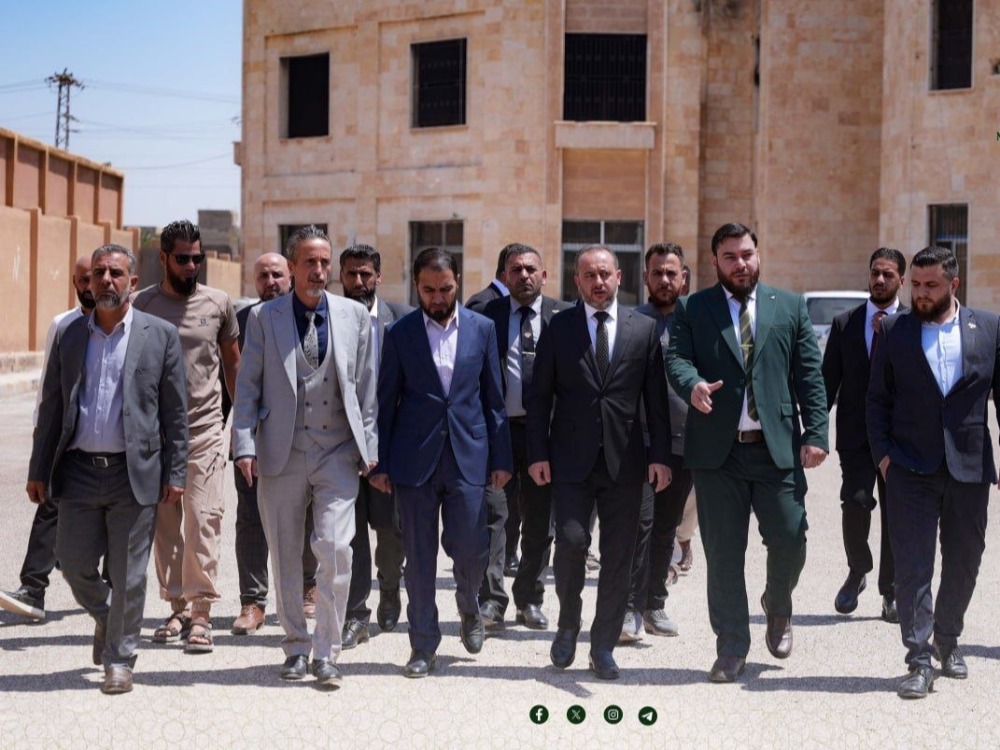 معاون وزير النقل يفتتح مديرية النقل في دير الزور بعد إعادة تأهيلها