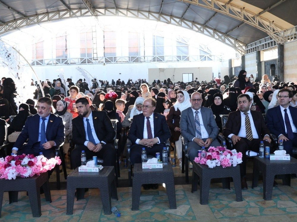 وزير التعليم العالي يحتفي بتخريج دفعة "غراس الشهداء" من جامعة إدلب