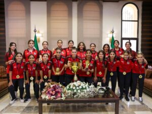 رئيس اتحاد كرة القدم يستقبل بعثة منتخب الناشئات المتوّجة بلقب غرب آسيا