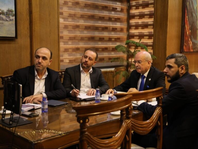 وزير النقل يبحث مع البنك الدولي آليات تنفيذ مشاريع تطوير السكك الحديدية في سوريا