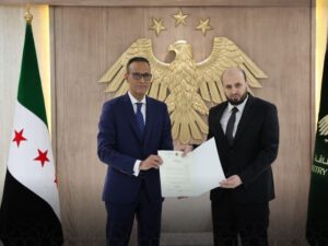 وزير الطاقة يلتقى القائم بأعمال سفارة المغرب ويتسلّم دعوة رسمية لزيارة المملكة