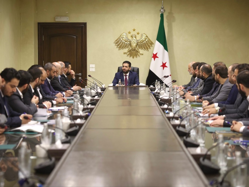 وزير الداخلية يترأس جلسة أمنية موسعة لبحث مستجدات الواقع الأمني في المحافظات